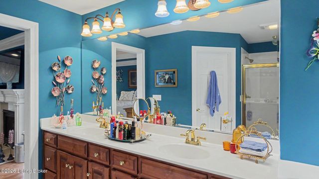 10114 Glen Rose Ct, Louisville, KY 40229