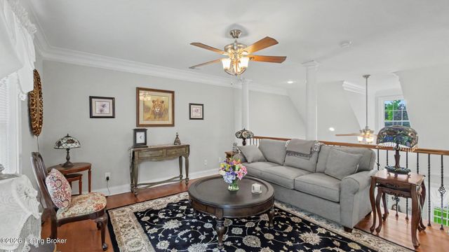 10114 Glen Rose Ct, Louisville, KY 40229