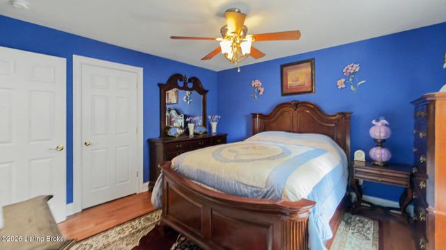 10114 Glen Rose Ct, Louisville, KY 40229