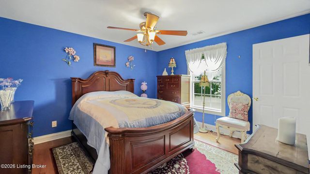 10114 Glen Rose Ct, Louisville, KY 40229