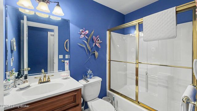 10114 Glen Rose Ct, Louisville, KY 40229