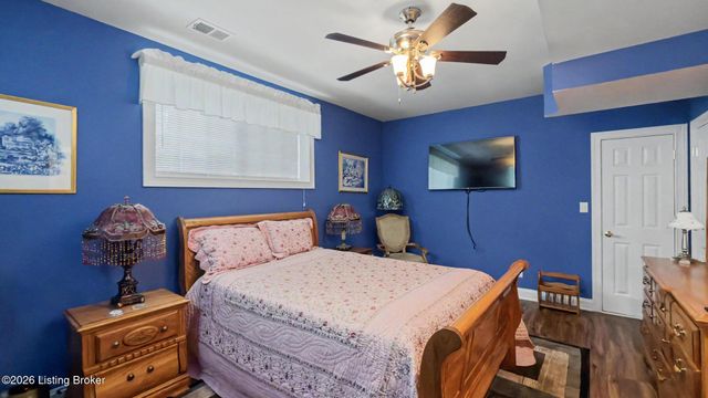 10114 Glen Rose Ct, Louisville, KY 40229