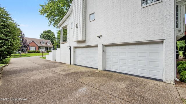 10114 Glen Rose Ct, Louisville, KY 40229