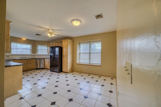 2112 NW Ashley, Lawton, OK 73505