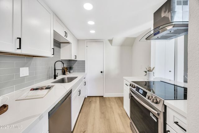 8056 N 32ND Lane, Phoenix, AZ 85051