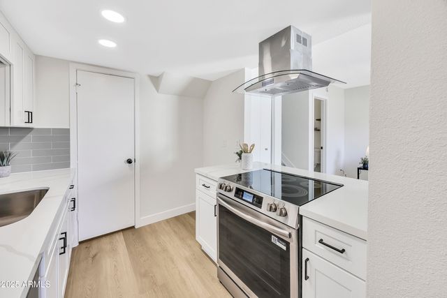 8056 N 32ND Lane, Phoenix, AZ 85051