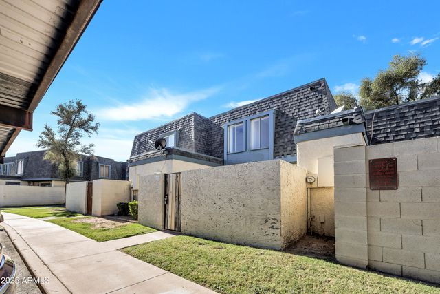 8056 N 32ND Lane, Phoenix, AZ 85051