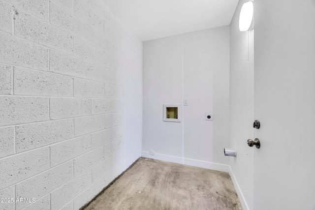 8056 N 32ND Lane, Phoenix, AZ 85051