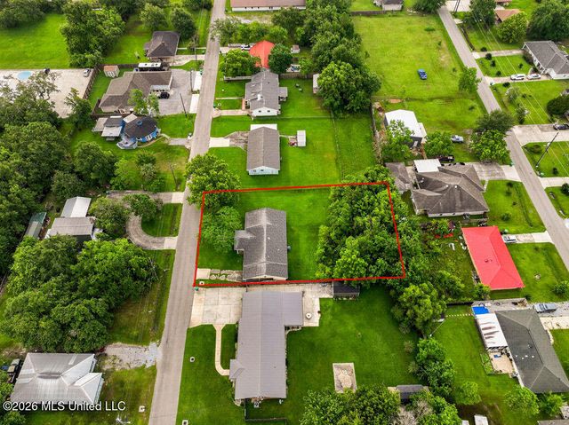 542 Saint John Street, Bay Saint Louis, MS 39520