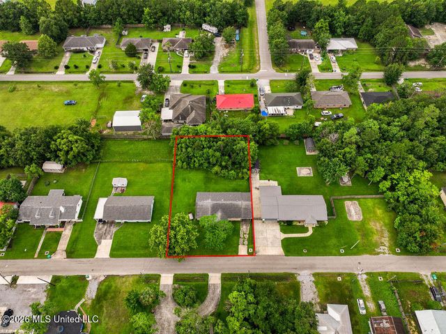 542 Saint John Street, Bay Saint Louis, MS 39520