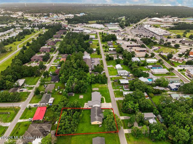 542 Saint John Street, Bay Saint Louis, MS 39520