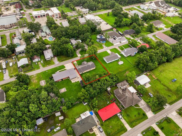 542 Saint John Street, Bay Saint Louis, MS 39520