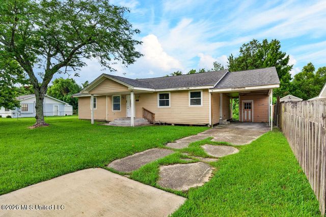 542 Saint John Street, Bay Saint Louis, MS 39520