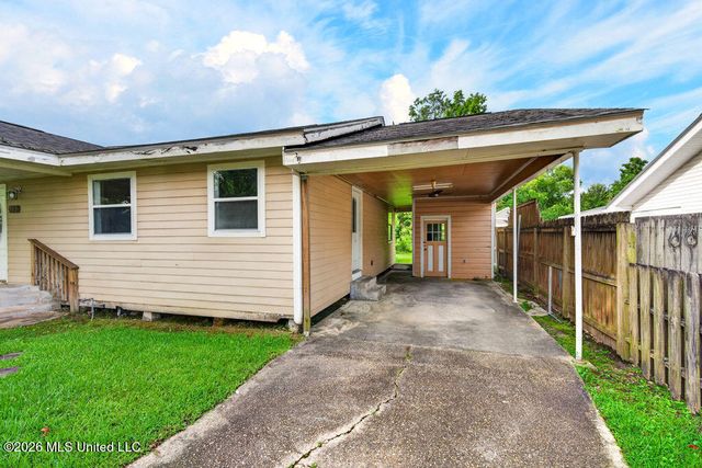 542 Saint John Street, Bay Saint Louis, MS 39520
