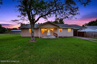 542 Saint John Street, Bay Saint Louis, MS 39520