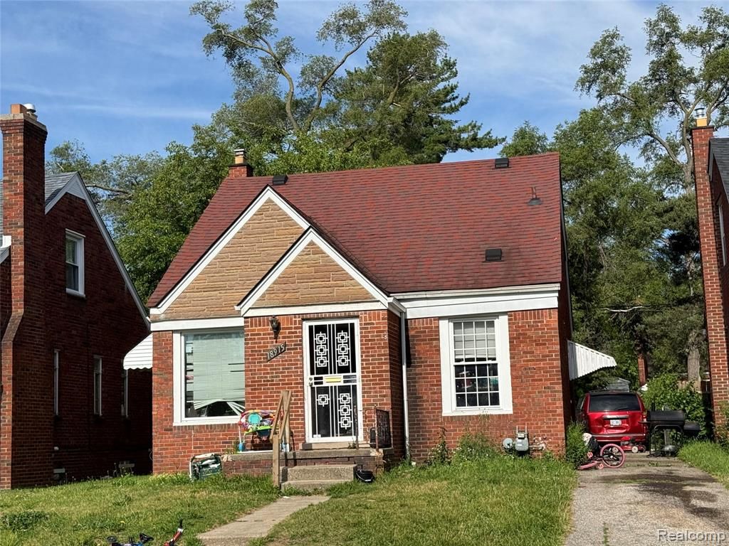 18915 Hamburg Street, Detroit, MI 48205