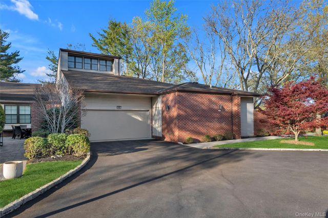115 Eagles Crescent, Manhasset, NY 11030