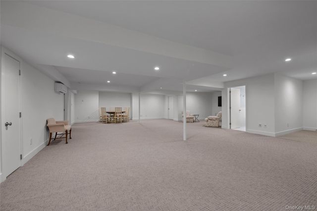 115 Eagles Crescent, Manhasset, NY 11030