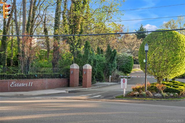 115 Eagles Crescent, Manhasset, NY 11030
