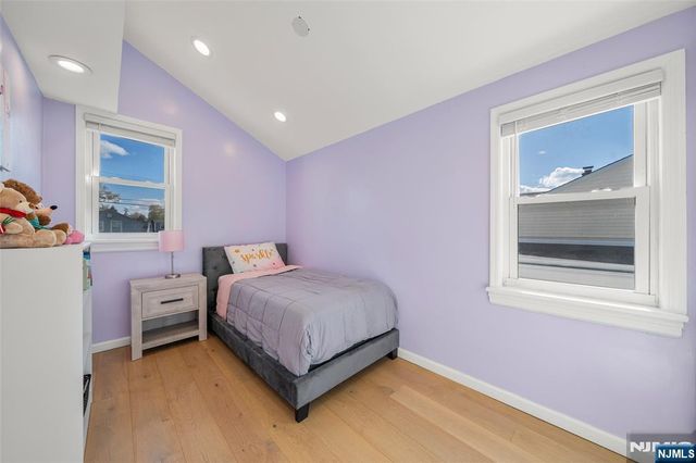 51 New Jersey Avenue, Bergenfield, NJ 07621