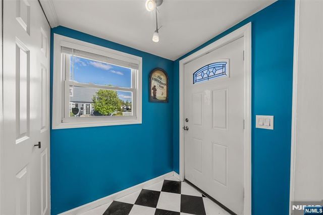 51 New Jersey Avenue, Bergenfield, NJ 07621