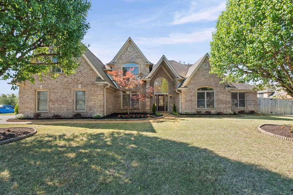 4905 FOX SPRINGS DR, Collierville, TN 38017