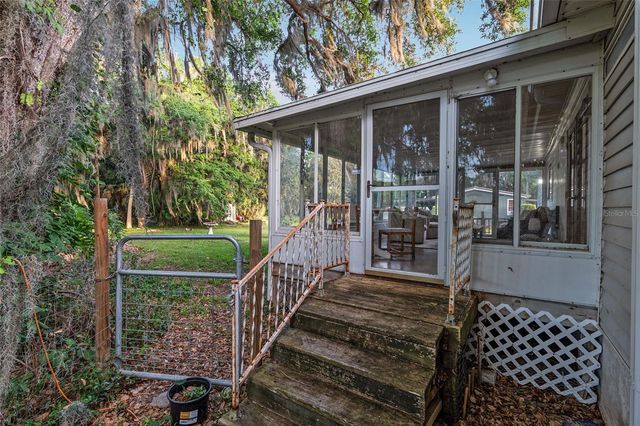 20361 1ST STREET, Mc Intosh, FL 32664