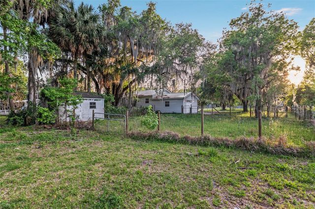20361 1ST STREET, Mc Intosh, FL 32664
