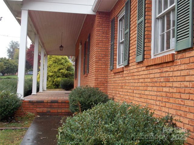 113 Eastwood Park Drive, Lenoir, NC 28645