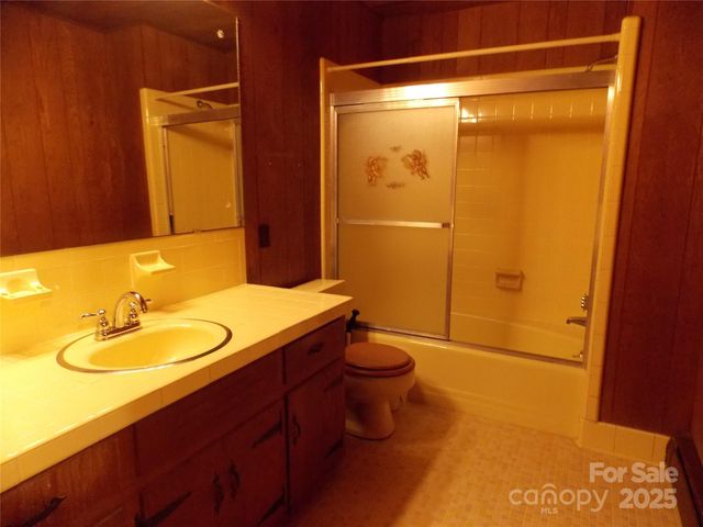 113 Eastwood Park Drive, Lenoir, NC 28645