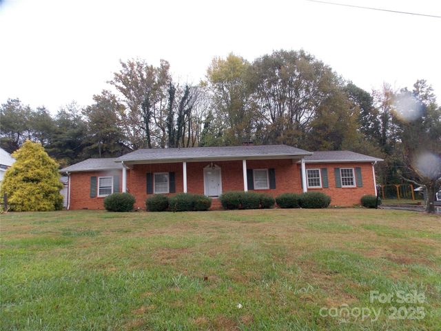 113 Eastwood Park Drive, Lenoir, NC 28645