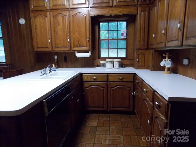 113 Eastwood Park Drive, Lenoir, NC 28645