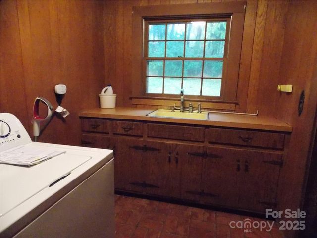 113 Eastwood Park Drive, Lenoir, NC 28645