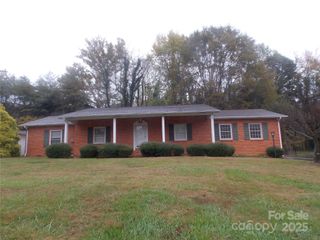 113 Eastwood Park Drive, Lenoir, NC 28645