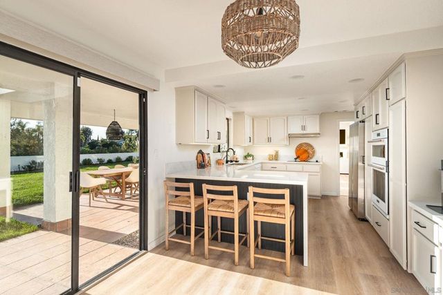 2524 Luciernaga St, Carlsbad, CA 92009