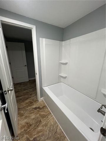 320 Village Pointe Drive 1, Akron, OH 44313
