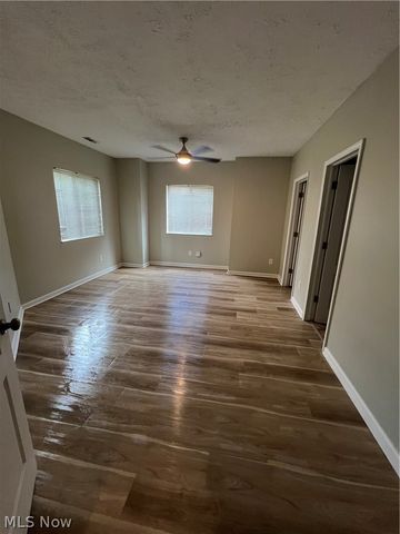320 Village Pointe Drive 1, Akron, OH 44313