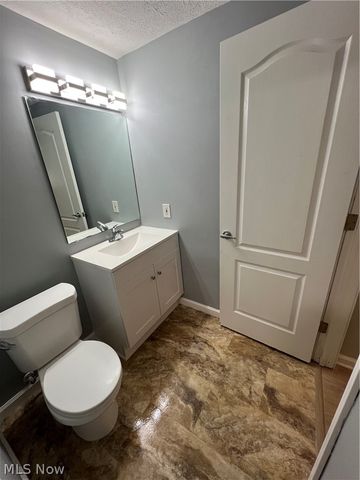 320 Village Pointe Drive 1, Akron, OH 44313