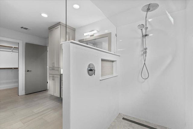 20904 Northland DR, Lago Vista, TX 78645