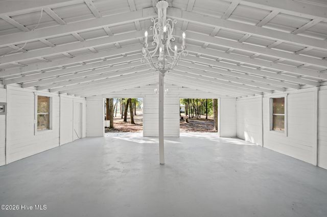 360 Fontanel Lake Drive, Burgaw, NC 28425