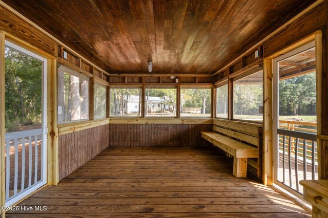 360 Fontanel Lake Drive, Burgaw, NC 28425