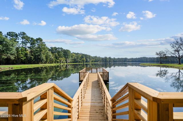 360 Fontanel Lake Drive, Burgaw, NC 28425