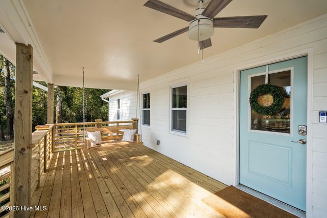 360 Fontanel Lake Drive, Burgaw, NC 28425