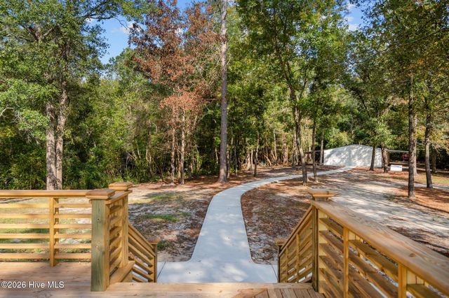 360 Fontanel Lake Drive, Burgaw, NC 28425