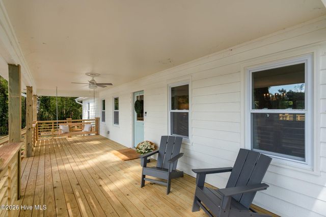 360 Fontanel Lake Drive, Burgaw, NC 28425