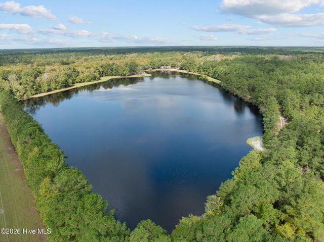 360 Fontanel Lake Drive, Burgaw, NC 28425