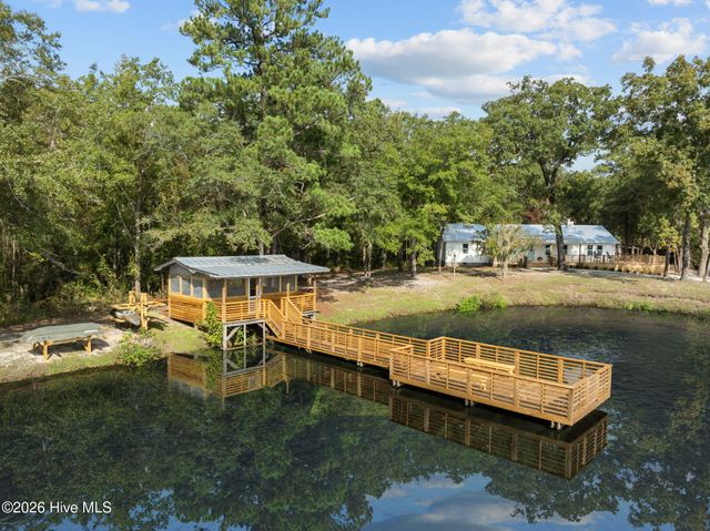 360 Fontanel Lake Drive, Burgaw, NC 28425