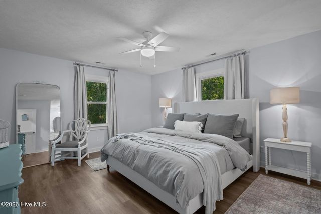 360 Fontanel Lake Drive, Burgaw, NC 28425