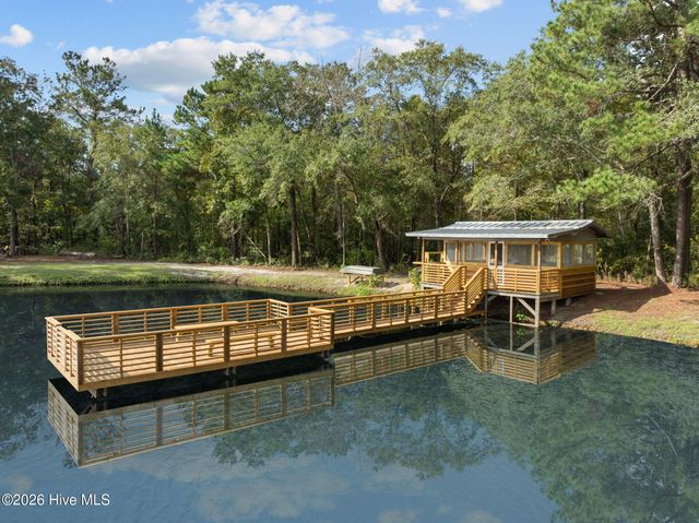 360 Fontanel Lake Drive, Burgaw, NC 28425
