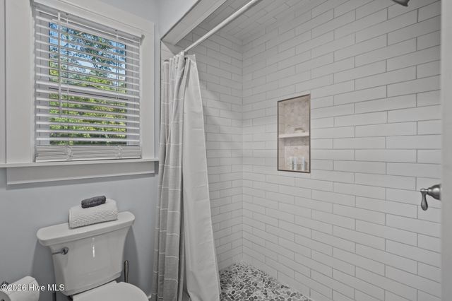 360 Fontanel Lake Drive, Burgaw, NC 28425